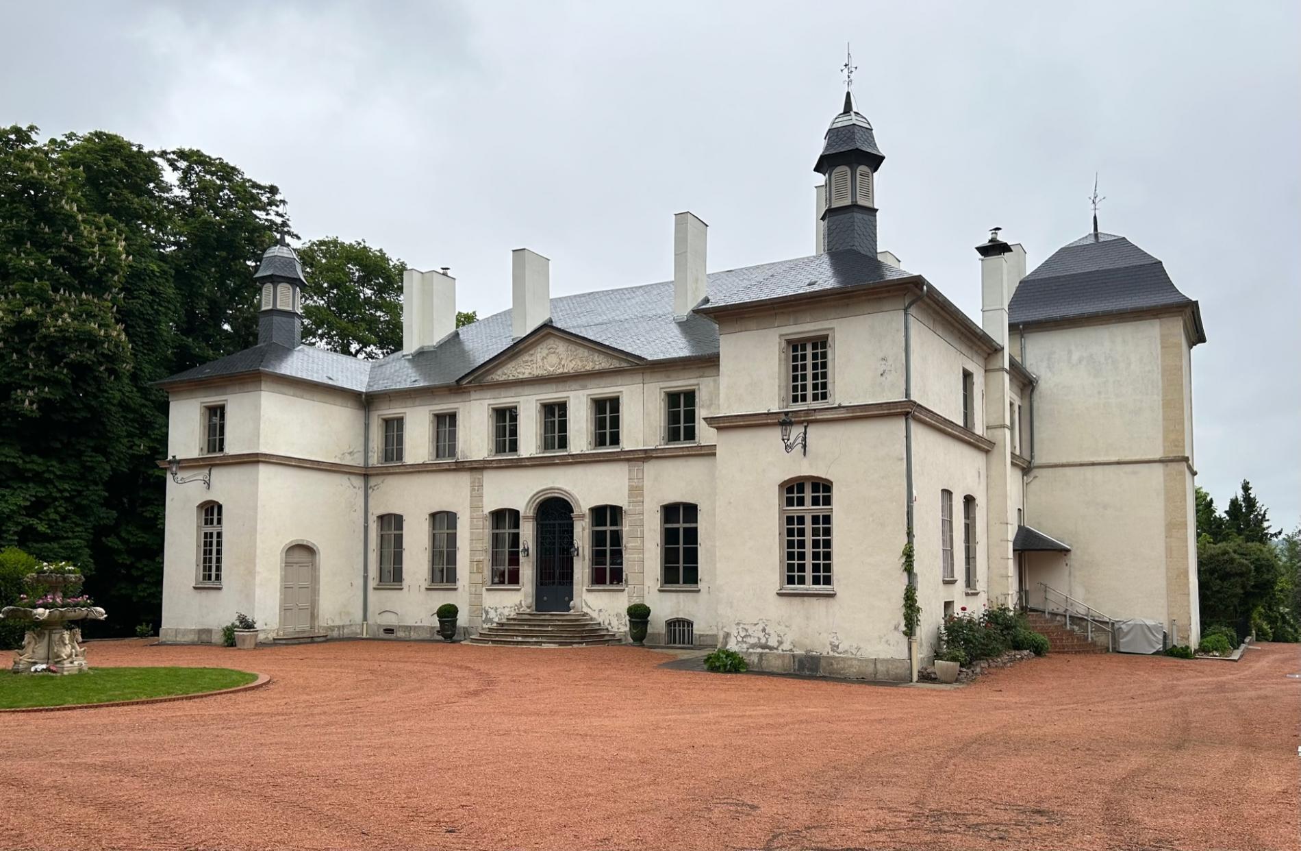 Ch&acirc;teau de Charmeil